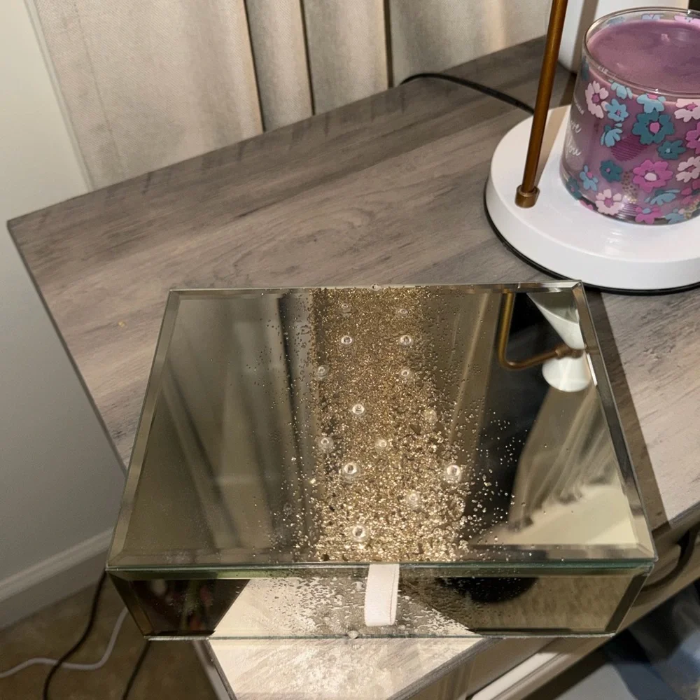 Elegant Gold Jewelry Box